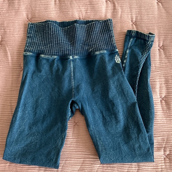 Free People High-Rise 7/8 Length Good Karma Leggings - Picture 7 of 7